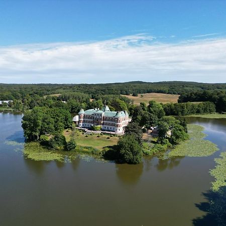 Отель The Norrmans Castle Genarp Экстерьер фото